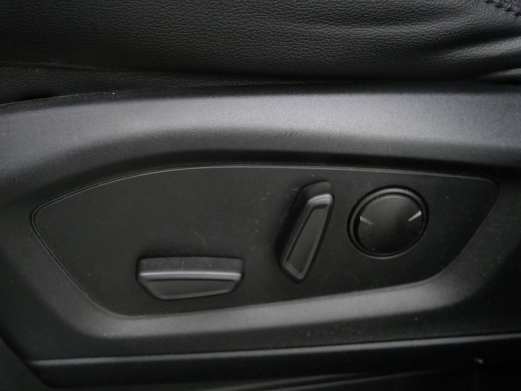 Used 2023 Ford Explorer ST w/ Equipment Group 401A AWD/4WD image 18