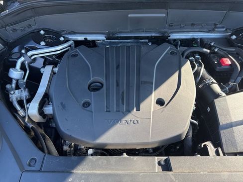 Used 2024 Volvo XC90 B5 Plus w/ Protection Package Premier image 29