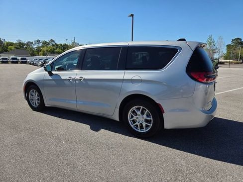 New 2026 Chrysler Pacifica Select FWD image 8