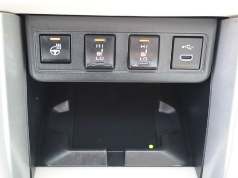 Used 2024 Toyota Corolla Cross XLE AWD/4WD image 28