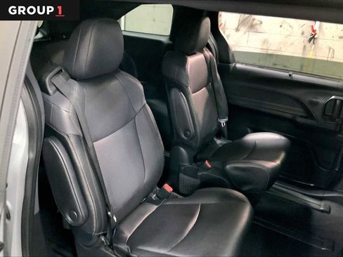 Used 2024 Toyota Sienna XLE Woodland Edition AWD/4WD image 19