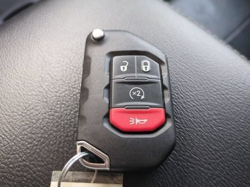 Used 2023 Jeep Wrangler Unlimited Sahara w/ Cold Weather Group AWD/4WD image 29