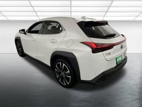 Used 2021 Lexus UX 200 w/ Accessory Package (Z2) FWD image 6