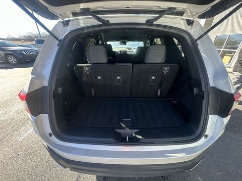 Used 2025 Honda Pilot Sport image 29