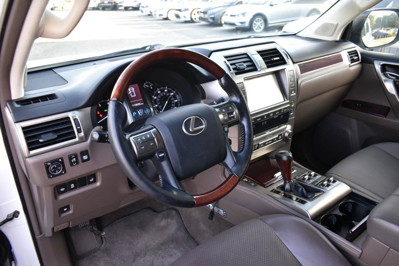 Used 2016 Lexus GX 460 Luxury AWD/4WD image 10