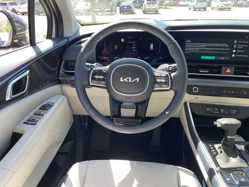 New 2026 Kia Carnival FWD image 13