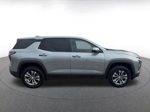 Used 2025 Chevrolet Equinox LT FWD image 16