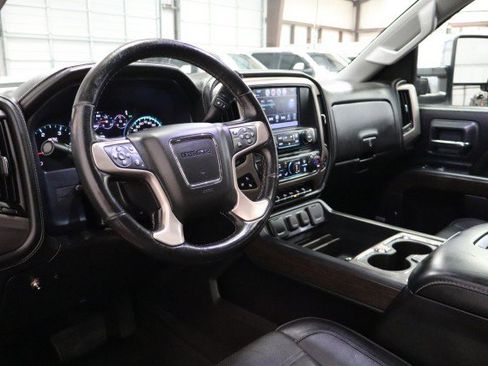 Used 2018 GMC Sierra 2500 Denali w/ Duramax Plus Package AWD/4WD image 31