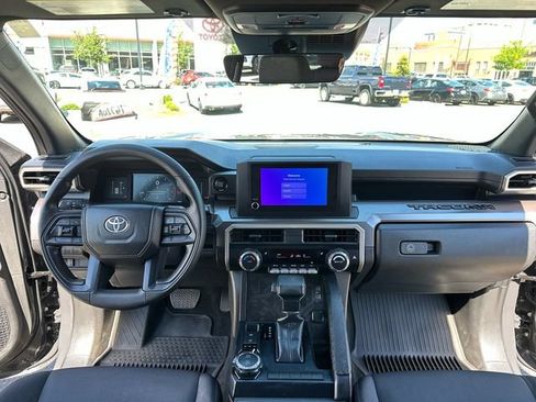 Certified 2025 Toyota Tacoma SR5 AWD/4WD image 11
