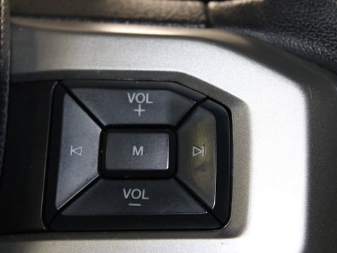 Used 2020 Ford F150 Lariat image 41