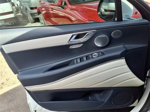 New 2025 Genesis GV80 3.5T Prestige image 4