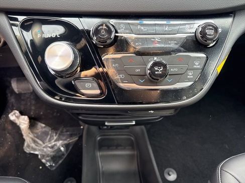 New 2026 Chrysler Voyager LX image 18