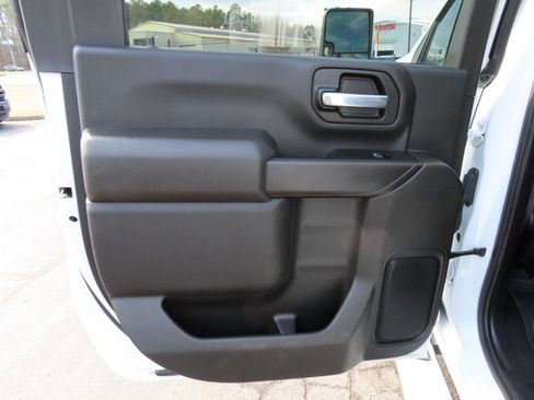 Used 2022 Chevrolet Silverado 2500 Custom w/ Custom Value Package image 19