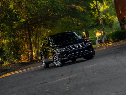 Used 2018 Volkswagen Tiguan SE FWD image 20
