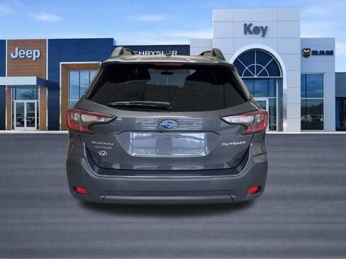 Used 2023 Subaru Outback Premium image 5