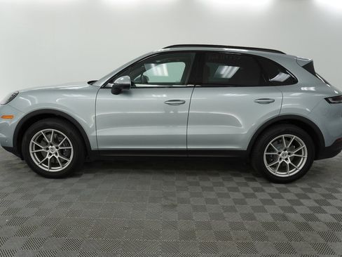 Certified 2026 Porsche Cayenne AWD/4WD image 2