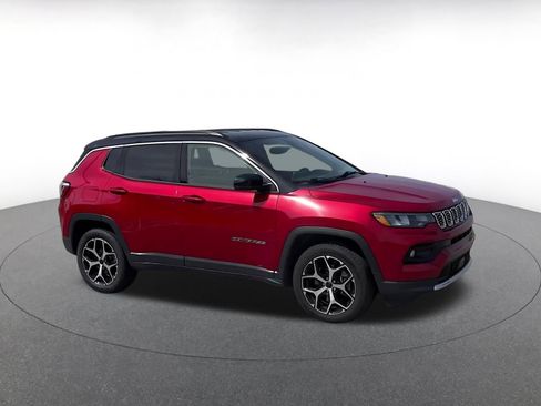 Used 2025 Jeep Compass Limited image 2
