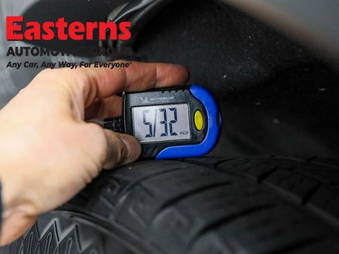 Used 2023 Ford Explorer Limited image 27