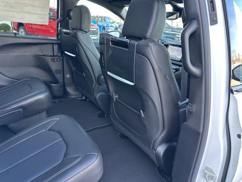New 2026 Chrysler Pacifica Select image 50