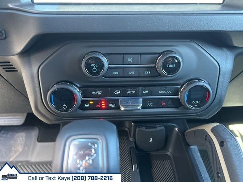 New 2025 Ford Bronco Badlands w/ Sasquatch Package AWD/4WD image 67