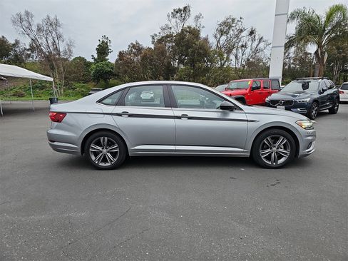 Used 2021 Volkswagen Jetta R-Line image 4