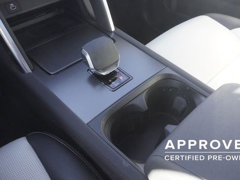 Used 2025 Land Rover Discovery Sport Dynamic SE image 14