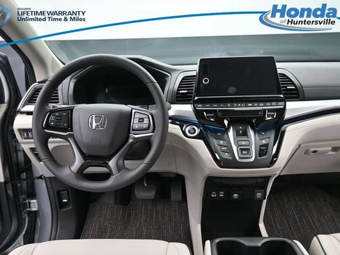 New 2026 Honda Odyssey Touring image 23