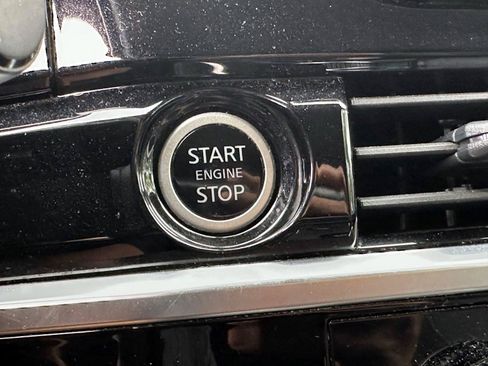 Used 2024 Nissan Pathfinder SV AWD/4WD image 31