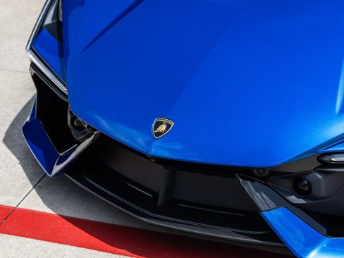 Used 2025 Lamborghini Revuelto AWD/4WD image 23