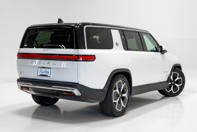 Used 2024 Rivian R1S Adventure Quad AWD/4WD image 29