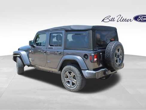 Used 2018 Jeep Wrangler Unlimited Sport S AWD/4WD image 7