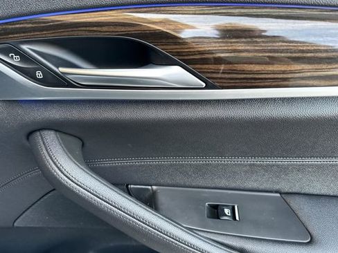 Used 2020 BMW 530i w/ Convenience Package image 19