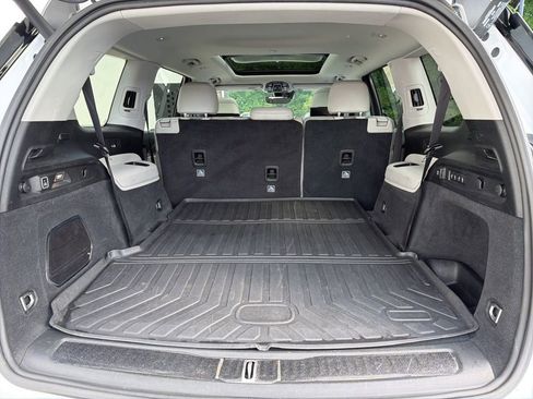 Certified 2023 Jeep Grand Cherokee L Overland w/ Rear Seat Video Group I AWD/4WD image 19