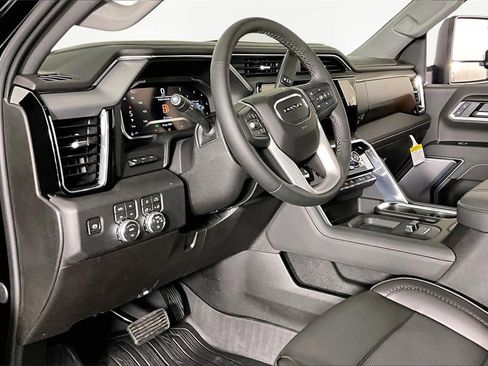 New 2026 GMC Sierra 2500 Denali w/ Denali Reserve Package image 8