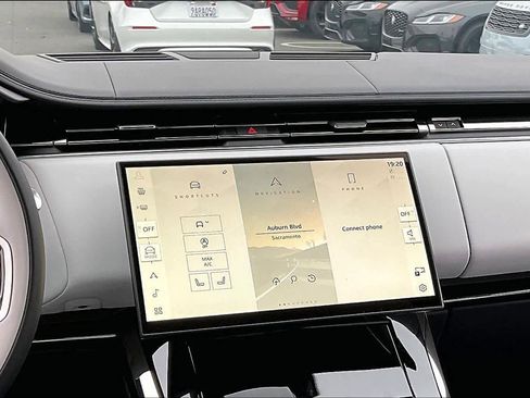 Used 2025 Land Rover Range Rover Sport Dynamic SE image 9