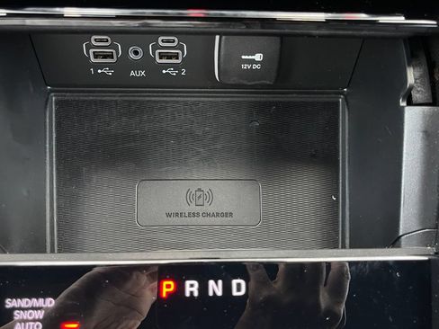 Certified 2025 Jeep Grand Cherokee Limited w/ Luxury Tech Group II AWD/4WD image 35