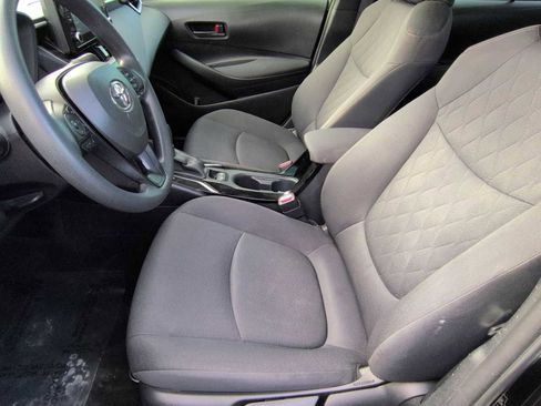 Used 2022 Toyota Corolla LE image 9