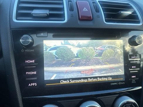 Used 2016 Subaru Forester 2.5i Limited AWD/4WD image 10