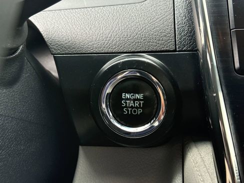 Used 2013 Toyota Camry XLE w/ Leather Pkg image 40