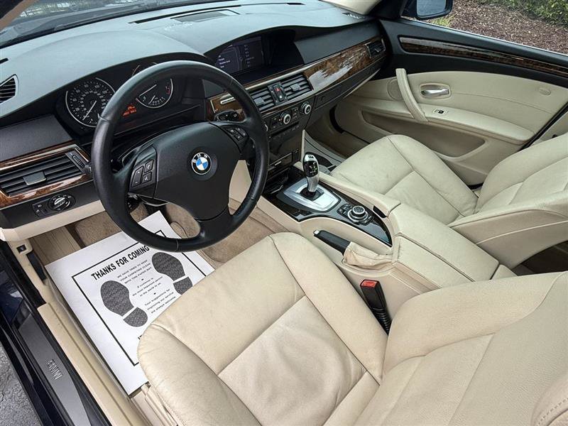 Used 2010 BMW 528i Sedan RWD image 11