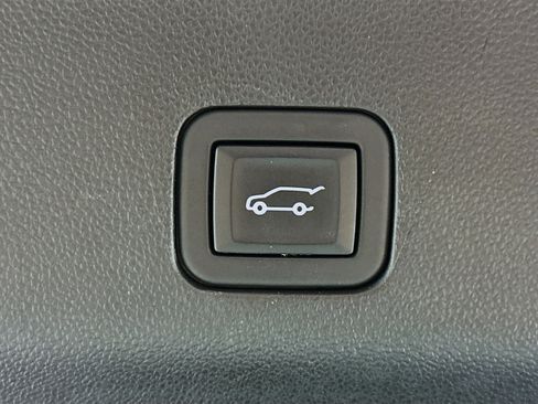 Used 2024 Chevrolet Tahoe LT image 31