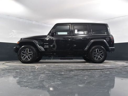 Used 2024 Jeep Wrangler Unlimited Sahara AWD/4WD image 41