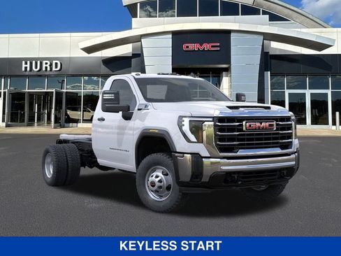 New 2025 GMC Sierra 3500 Pro w/ Convenience Package AWD/4WD image 8