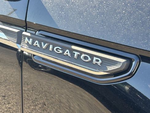 Used 2022 Lincoln Navigator Reserve RWD image 6