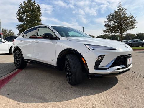 Used 2025 Buick Envista Sport Touring image 5