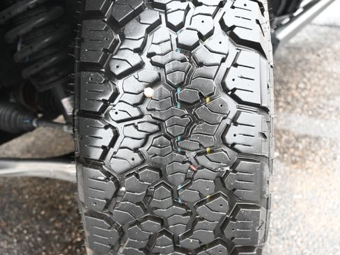 Used 2024 Ford Bronco Black Diamond image 12