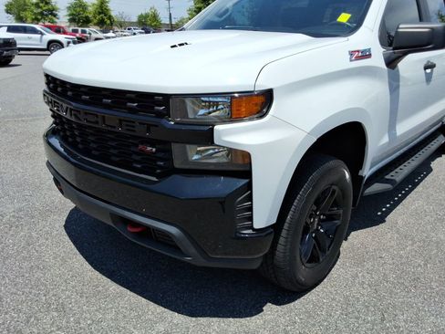 Certified 2021 Chevrolet Silverado 1500 Custom Trail Boss w/ LPO, Dark Essentials Package AWD/4WD image 9