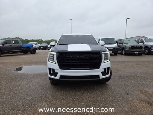 Used 2021 GMC Yukon SLT w/ SLT Premium Package RWD image 2