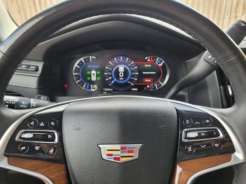 Used 2019 Cadillac Escalade Premium Luxury RWD image 20