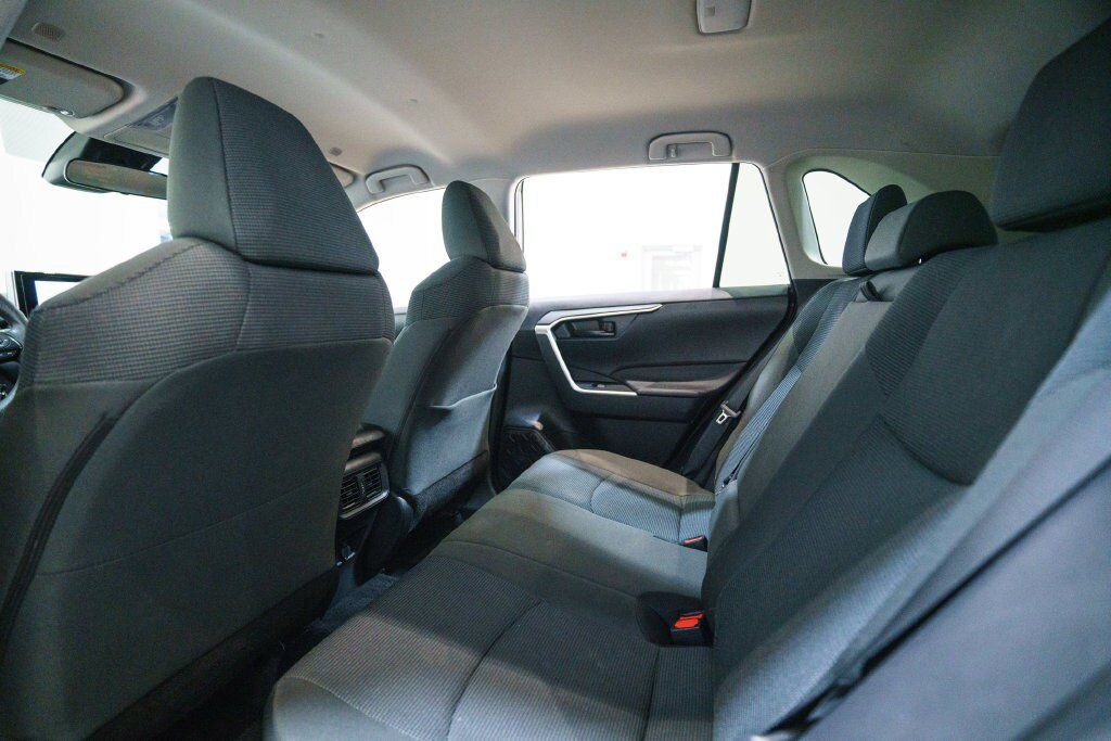 Certified 2025 Toyota RAV4 LE AWD/4WD image 29